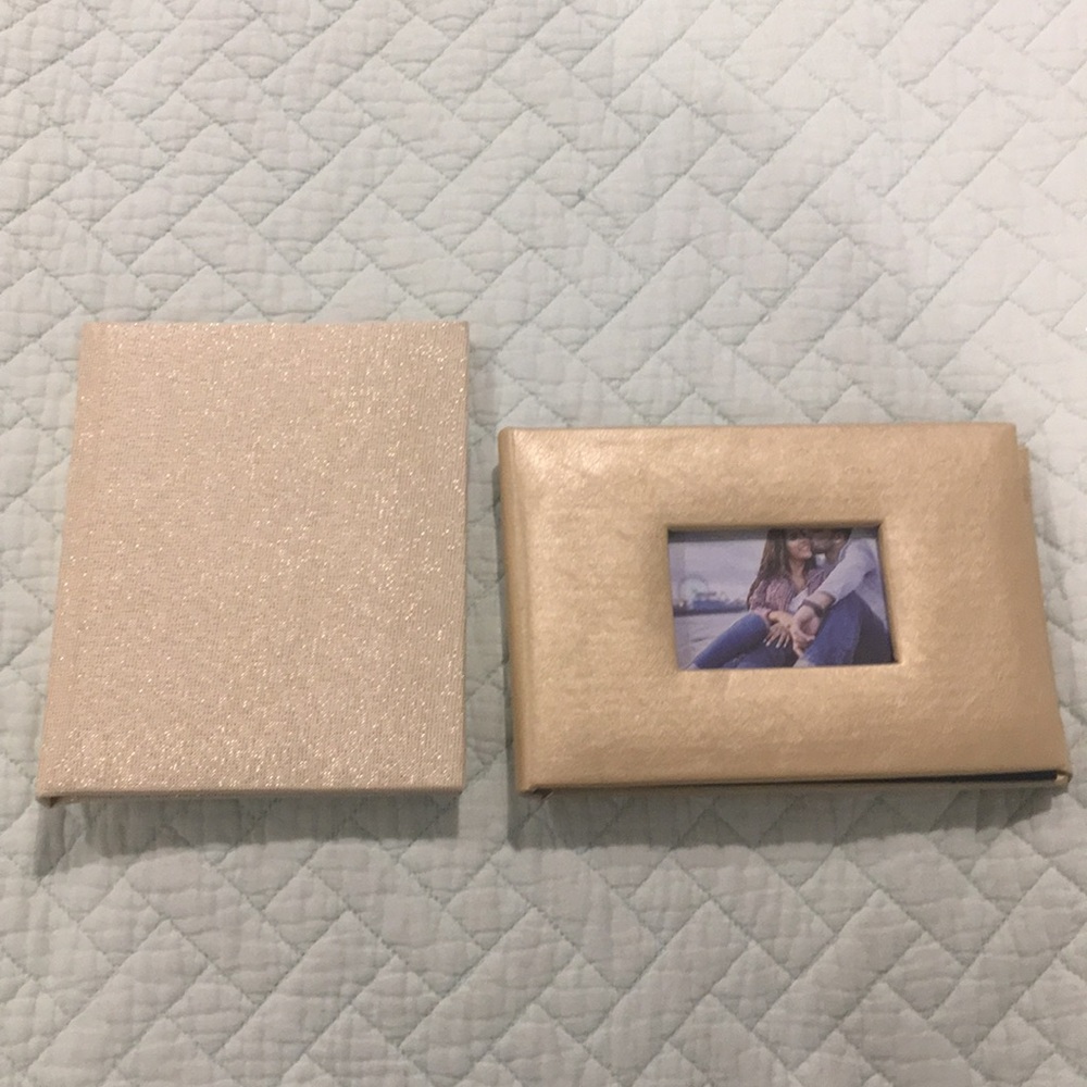 Pack of 2 gold photo albums 4”x6”